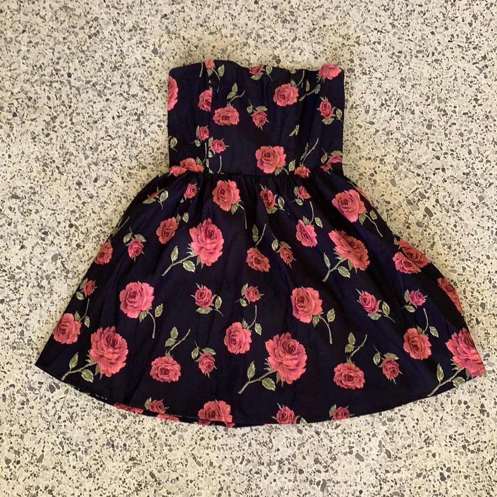 Beautiful short rose cocktail dress - size S